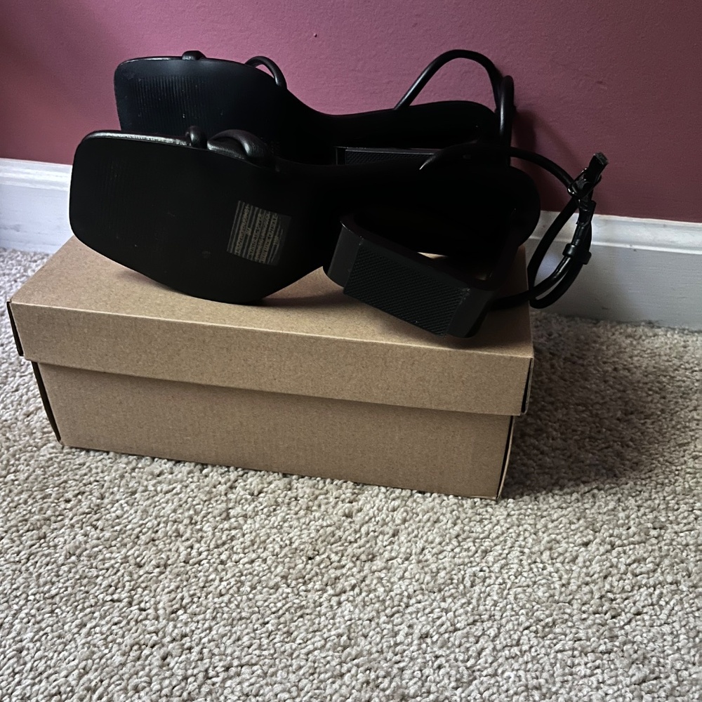 Shoes - Picture 5 of 5